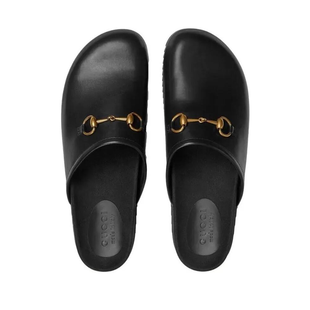 GUCCI
Horsebit Round-Toe Mules